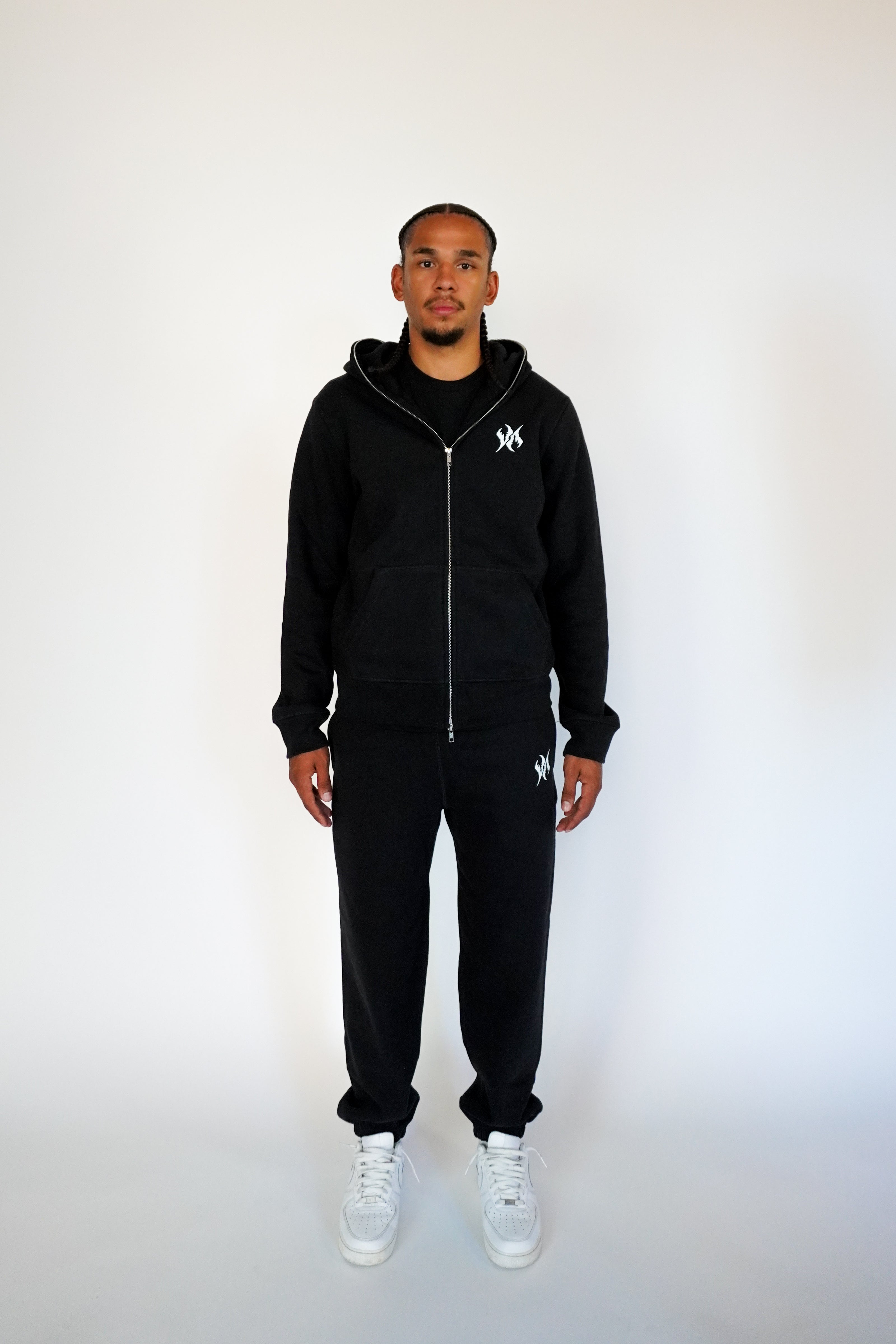 'VAKRA' Essential Sweatpants